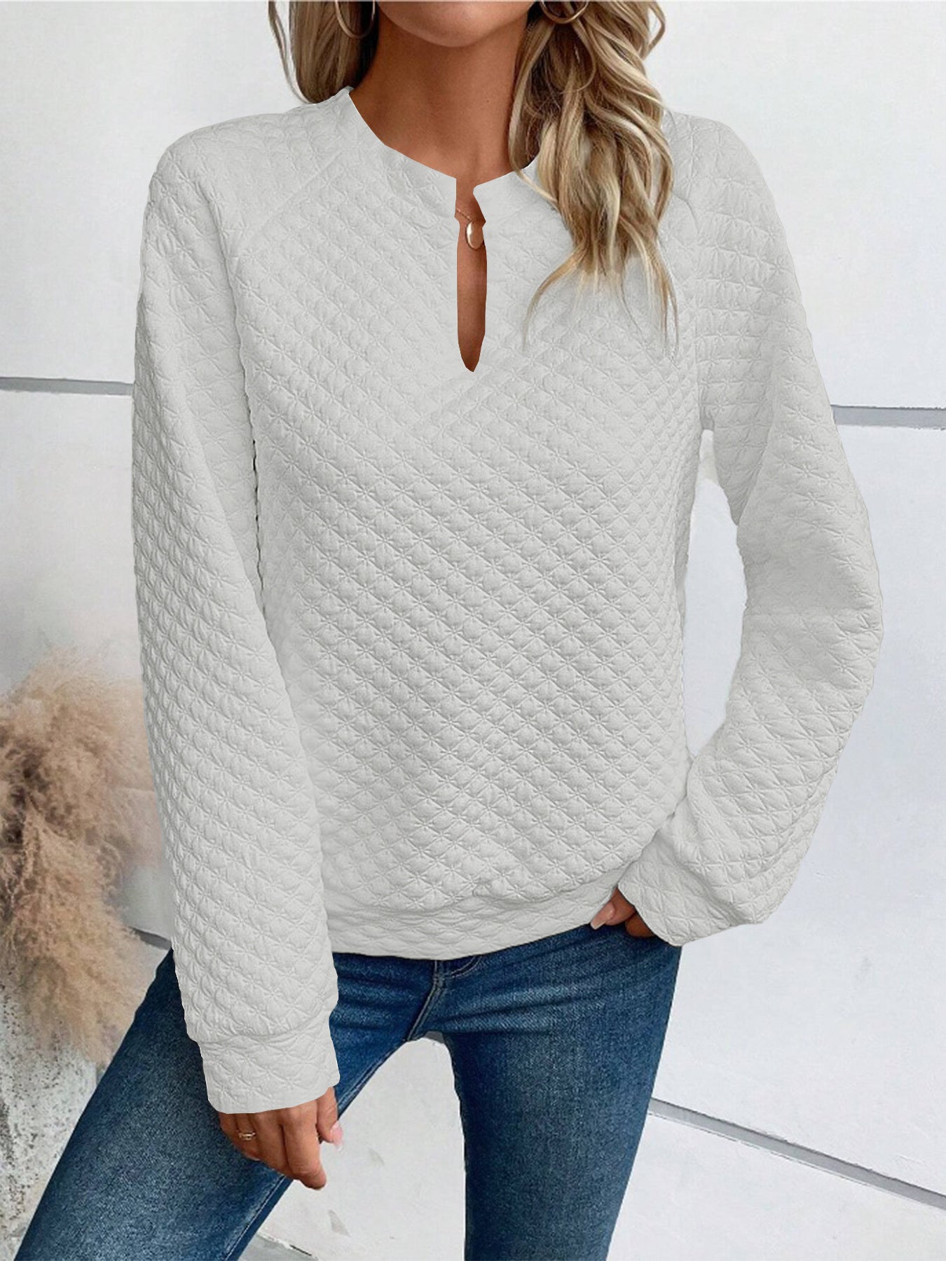 🔥V-neck Long-sleeved T-shirt