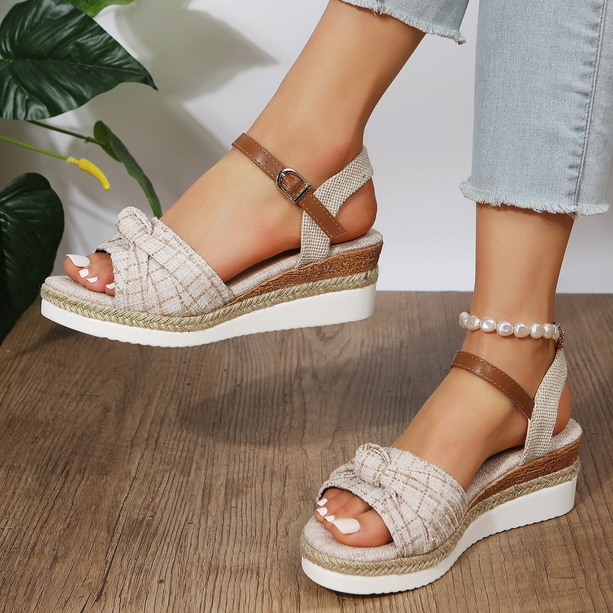 Women's Buckle Wedge Platform Sandals